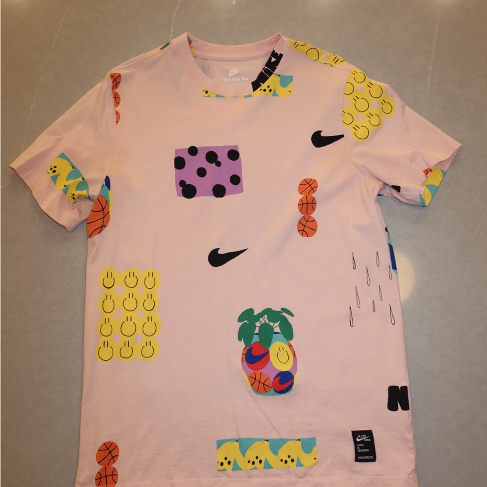 Nike Multicolor Graphic Tee